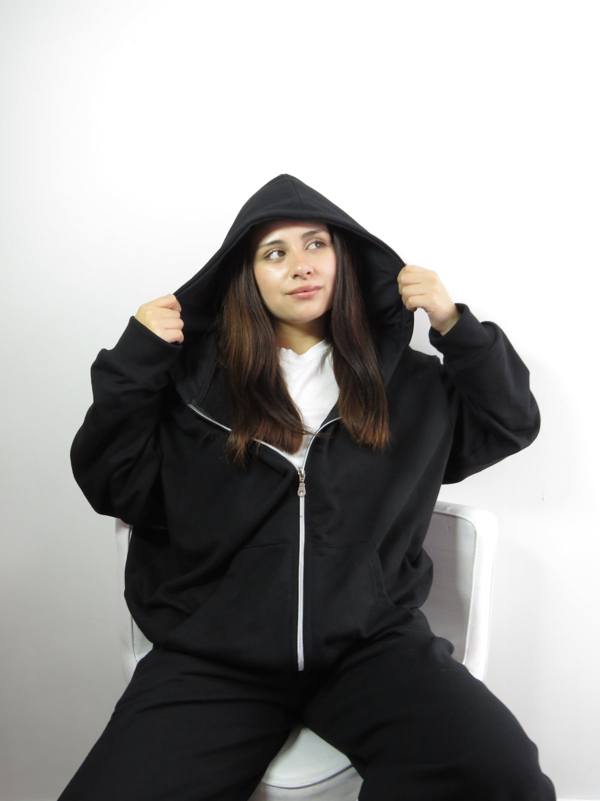 Basic Black - Hoodie Zip Mangas Globos