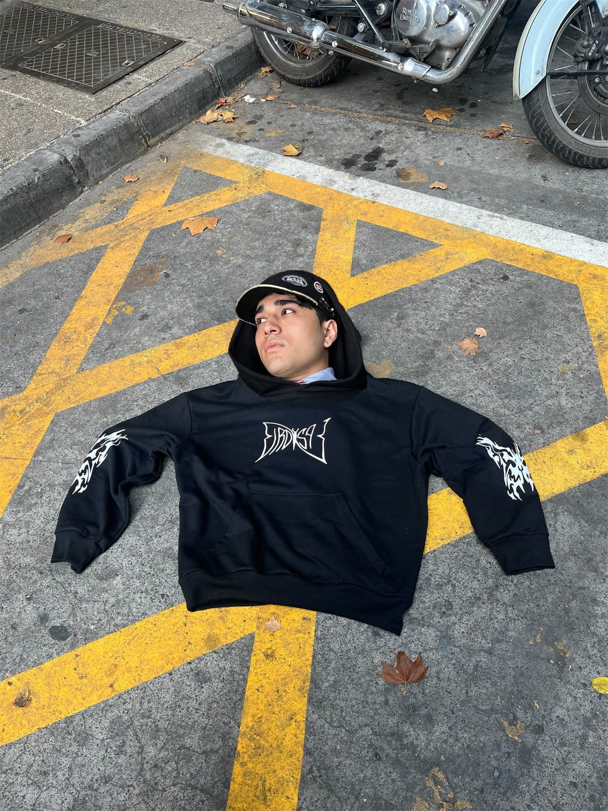 Butterfly Emblem - Hoodie Mangas Globos Black
