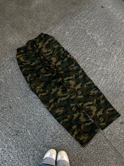 Pantalón cargo Basic